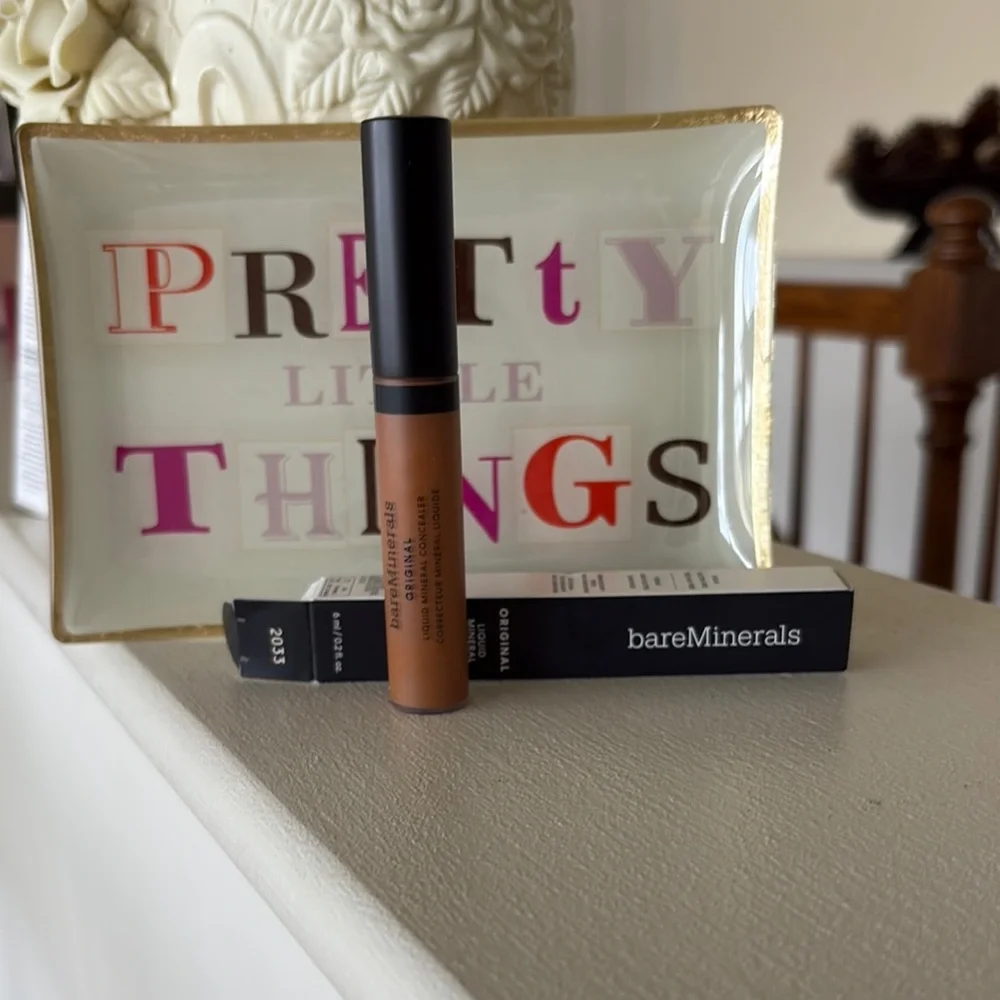 bareMinerals Original Liquid Mineral Concealer Dark 5W; NIB